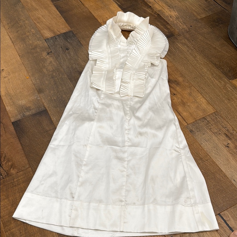 Elegant White Pleated Dress